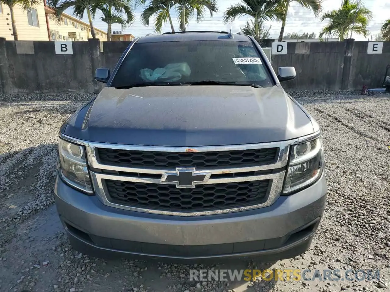 5 Photograph of a damaged car 1GNSCAKC4LR120582 CHEVROLET TAHOE 2020