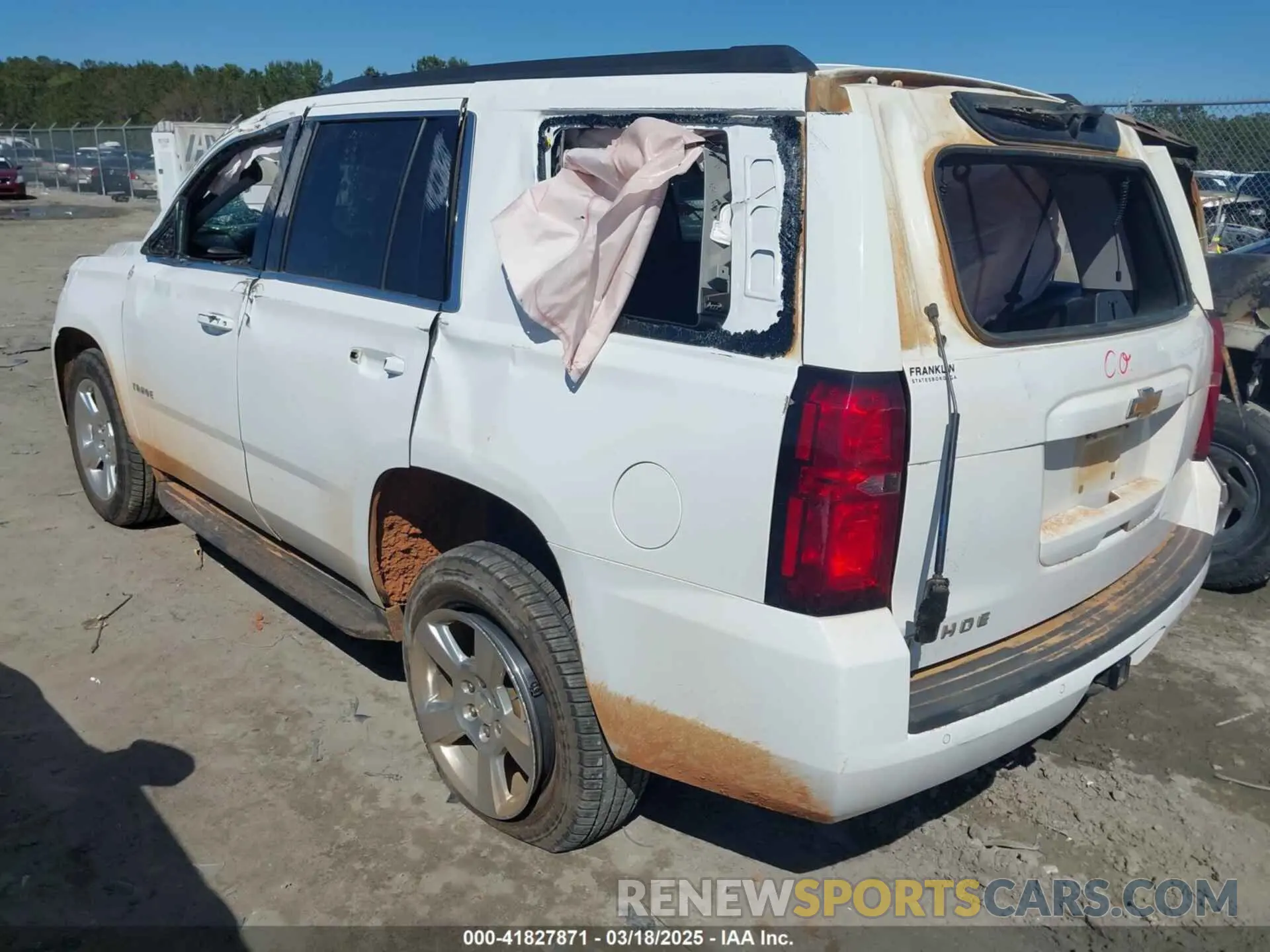 3 Photograph of a damaged car 1GNSCAKC4LR296015 CHEVROLET TAHOE 2020