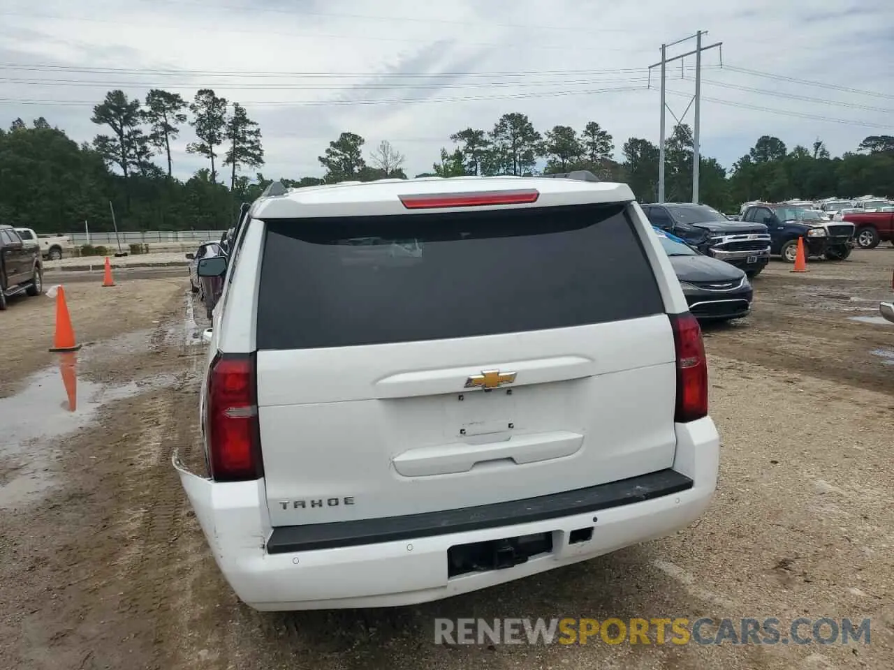 6 Photograph of a damaged car 1GNSCAKC8LR136896 CHEVROLET TAHOE 2020