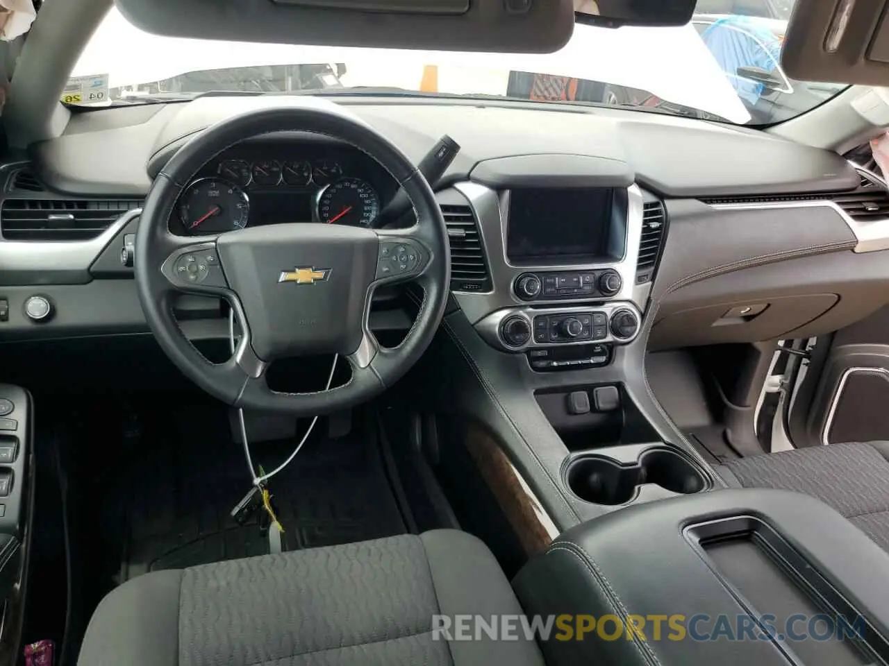8 Photograph of a damaged car 1GNSCAKC8LR136896 CHEVROLET TAHOE 2020