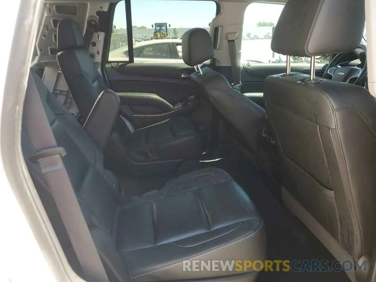 11 Photograph of a damaged car 1GNSCBKC2LR129240 CHEVROLET TAHOE 2020
