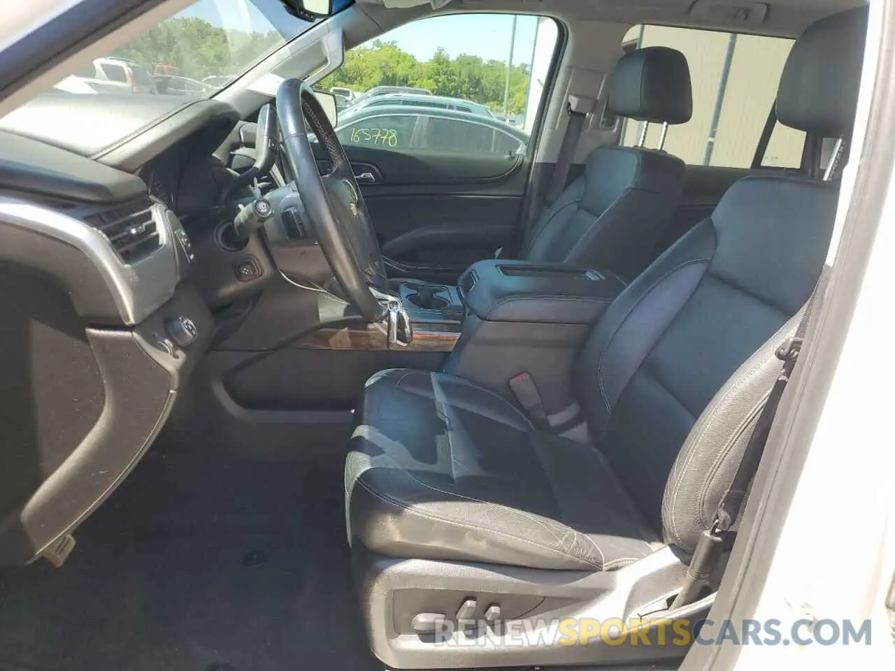 7 Photograph of a damaged car 1GNSCBKC2LR129240 CHEVROLET TAHOE 2020