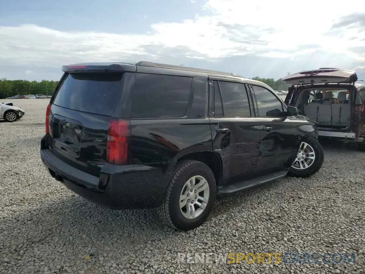 3 Photograph of a damaged car 1GNSCBKC3LR117968 CHEVROLET TAHOE 2020