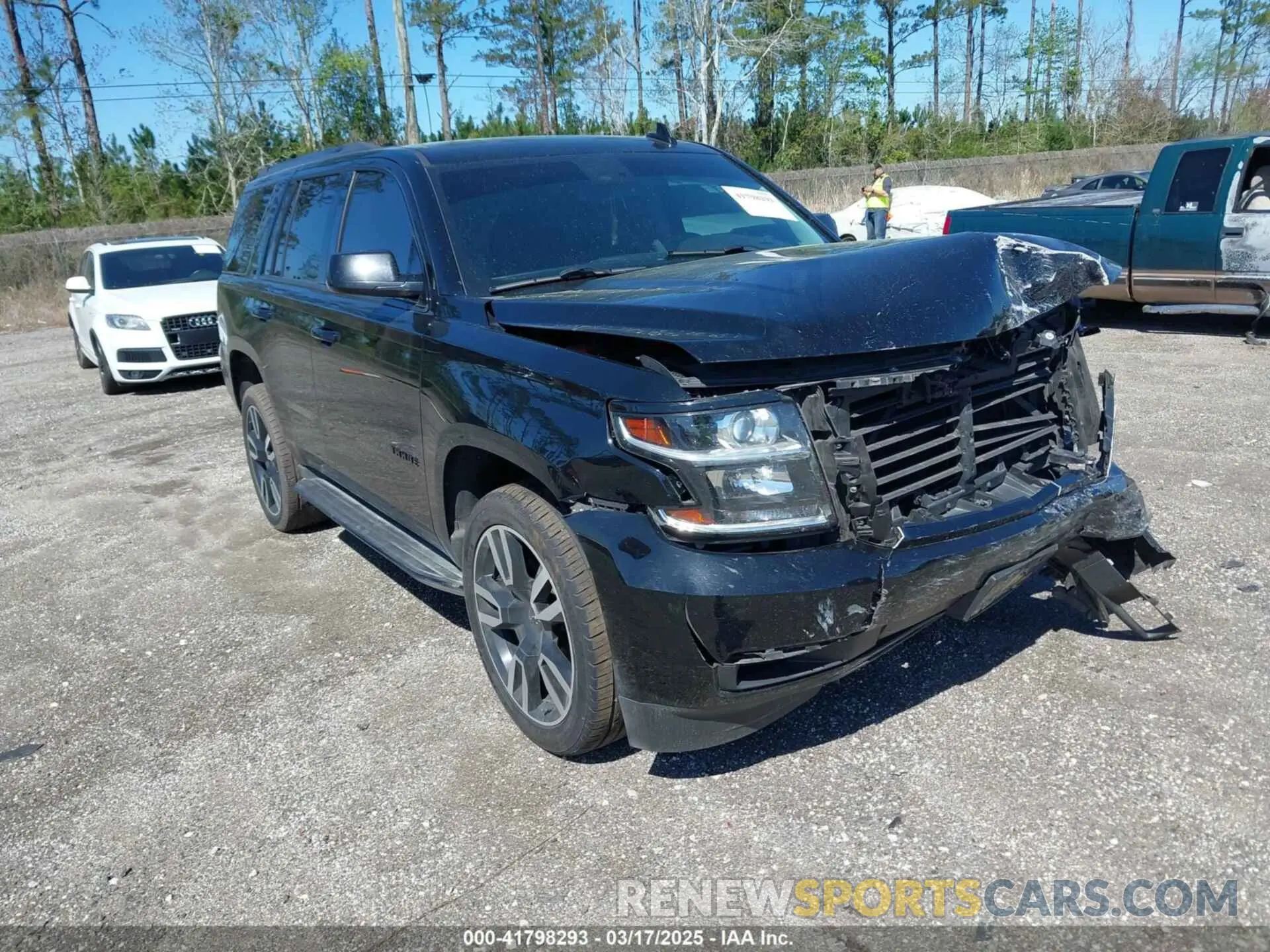 1 Photograph of a damaged car 1GNSCBKC3LR133202 CHEVROLET TAHOE 2020