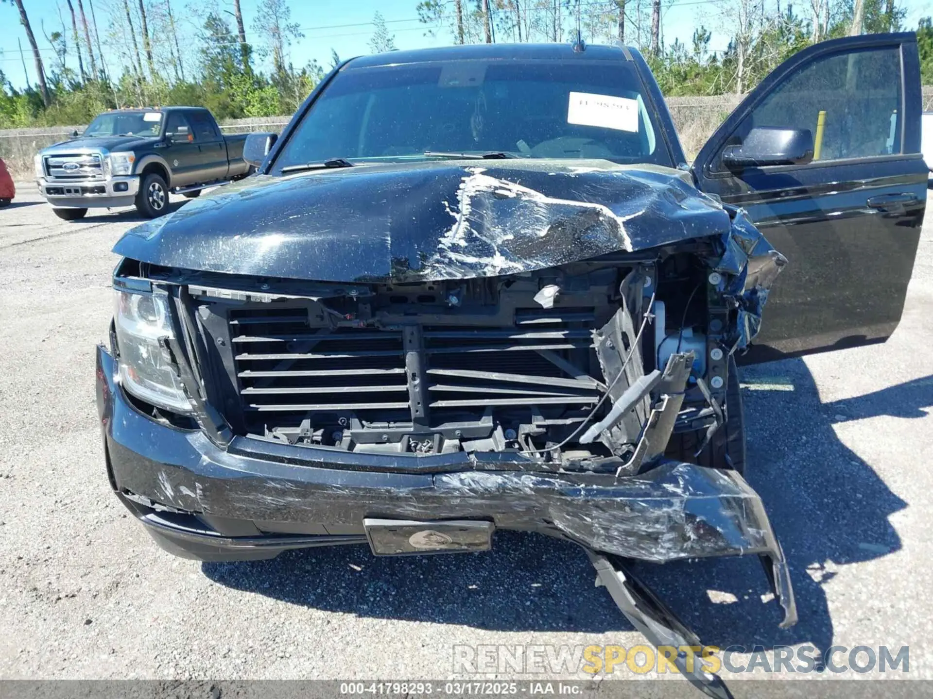 6 Photograph of a damaged car 1GNSCBKC3LR133202 CHEVROLET TAHOE 2020