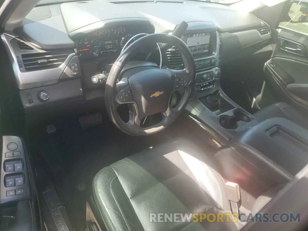 8 Photograph of a damaged car 1GNSCBKC3LR164904 CHEVROLET TAHOE 2020