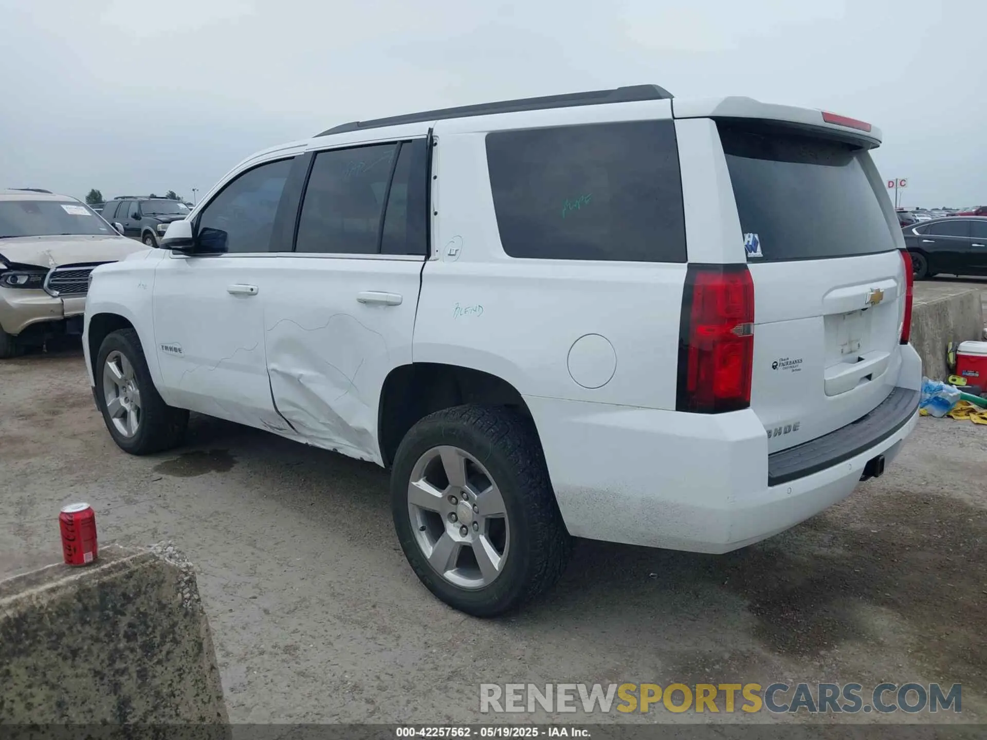3 Photograph of a damaged car 1GNSCBKC4LR140921 CHEVROLET TAHOE 2020