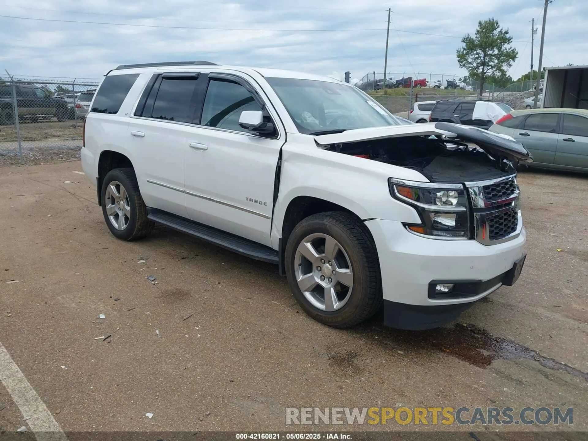 1 Photograph of a damaged car 1GNSCBKC4LR181887 CHEVROLET TAHOE 2020