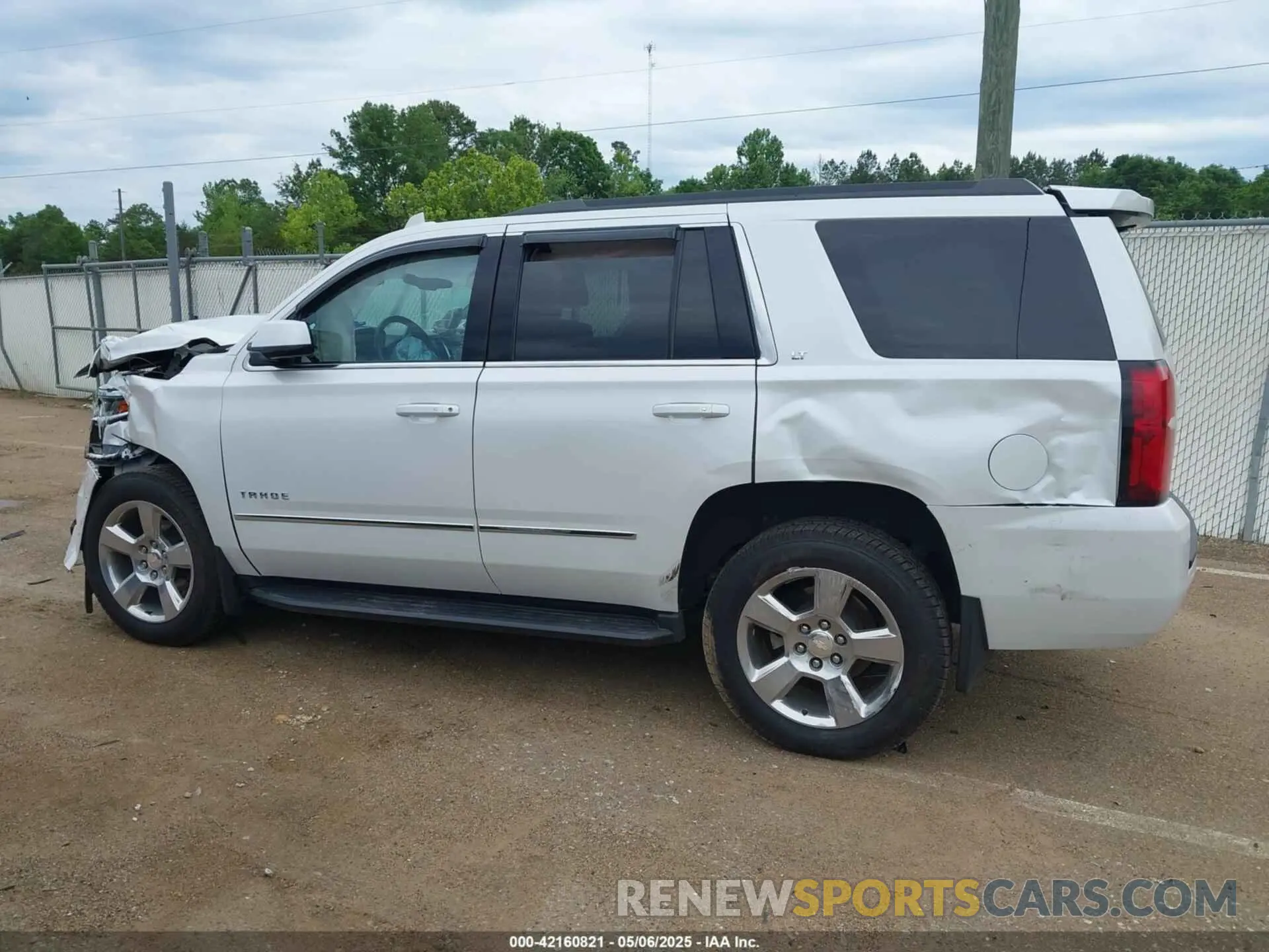 14 Photograph of a damaged car 1GNSCBKC4LR181887 CHEVROLET TAHOE 2020