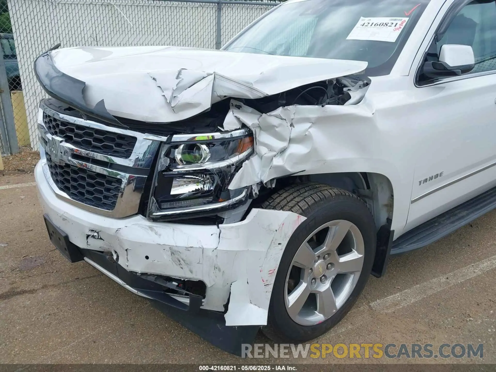 6 Photograph of a damaged car 1GNSCBKC4LR181887 CHEVROLET TAHOE 2020