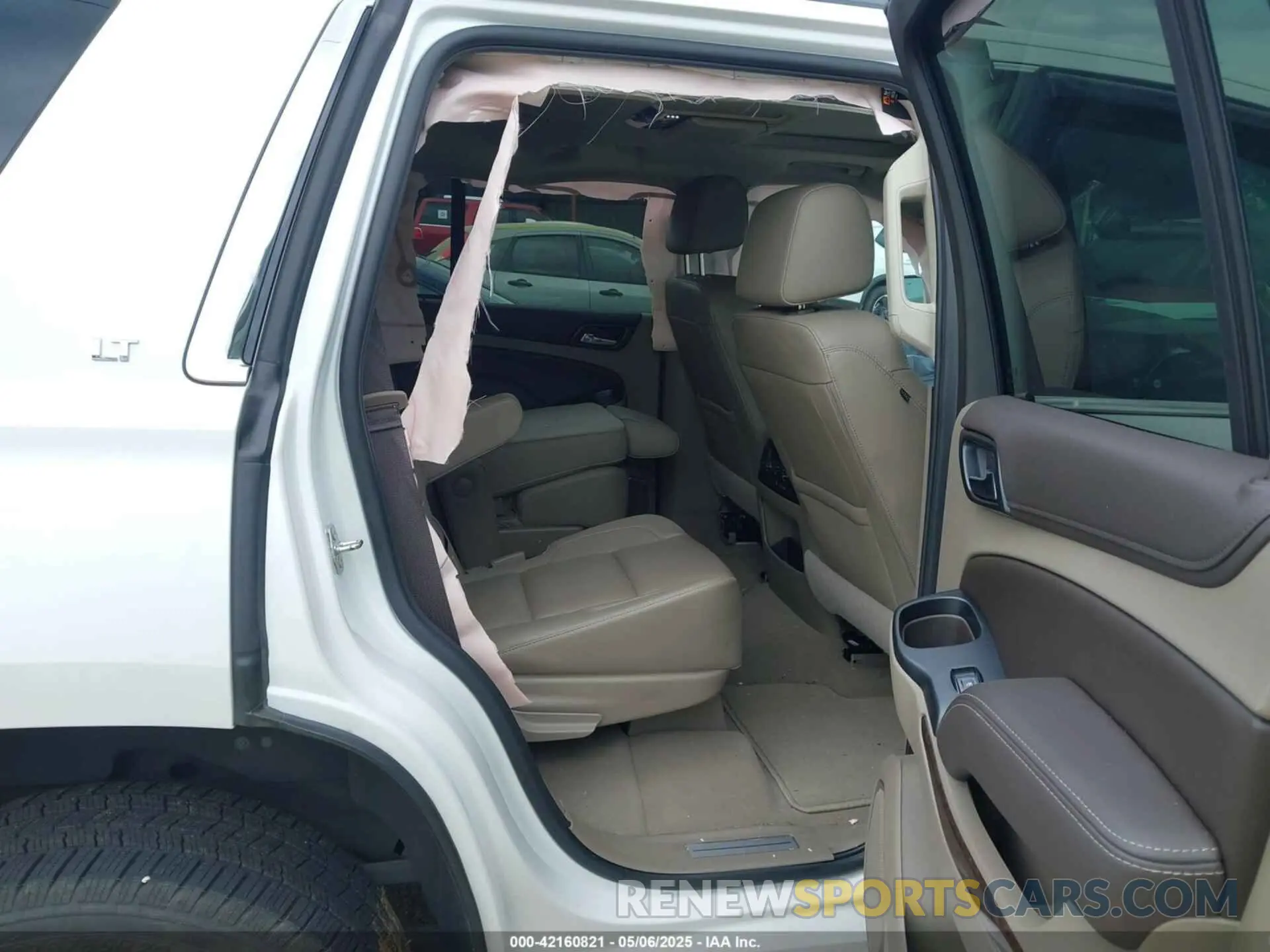 8 Photograph of a damaged car 1GNSCBKC4LR181887 CHEVROLET TAHOE 2020