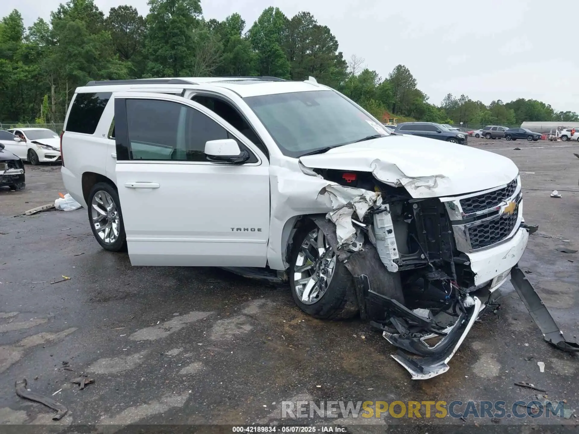 1 Photograph of a damaged car 1GNSCBKC5LR294926 CHEVROLET TAHOE 2020