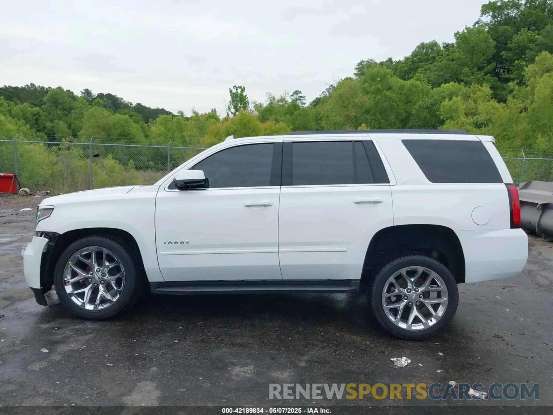 13 Photograph of a damaged car 1GNSCBKC5LR294926 CHEVROLET TAHOE 2020
