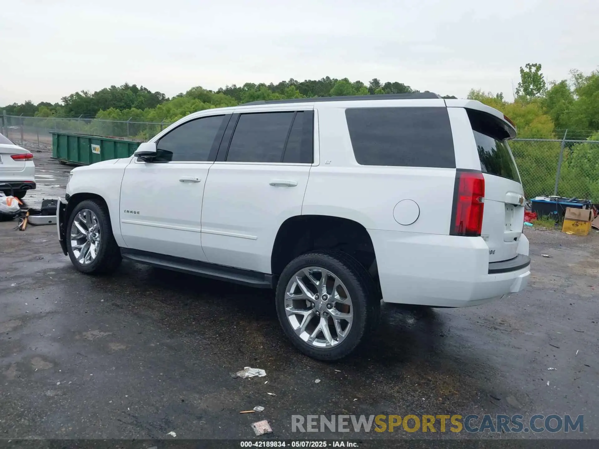 3 Photograph of a damaged car 1GNSCBKC5LR294926 CHEVROLET TAHOE 2020