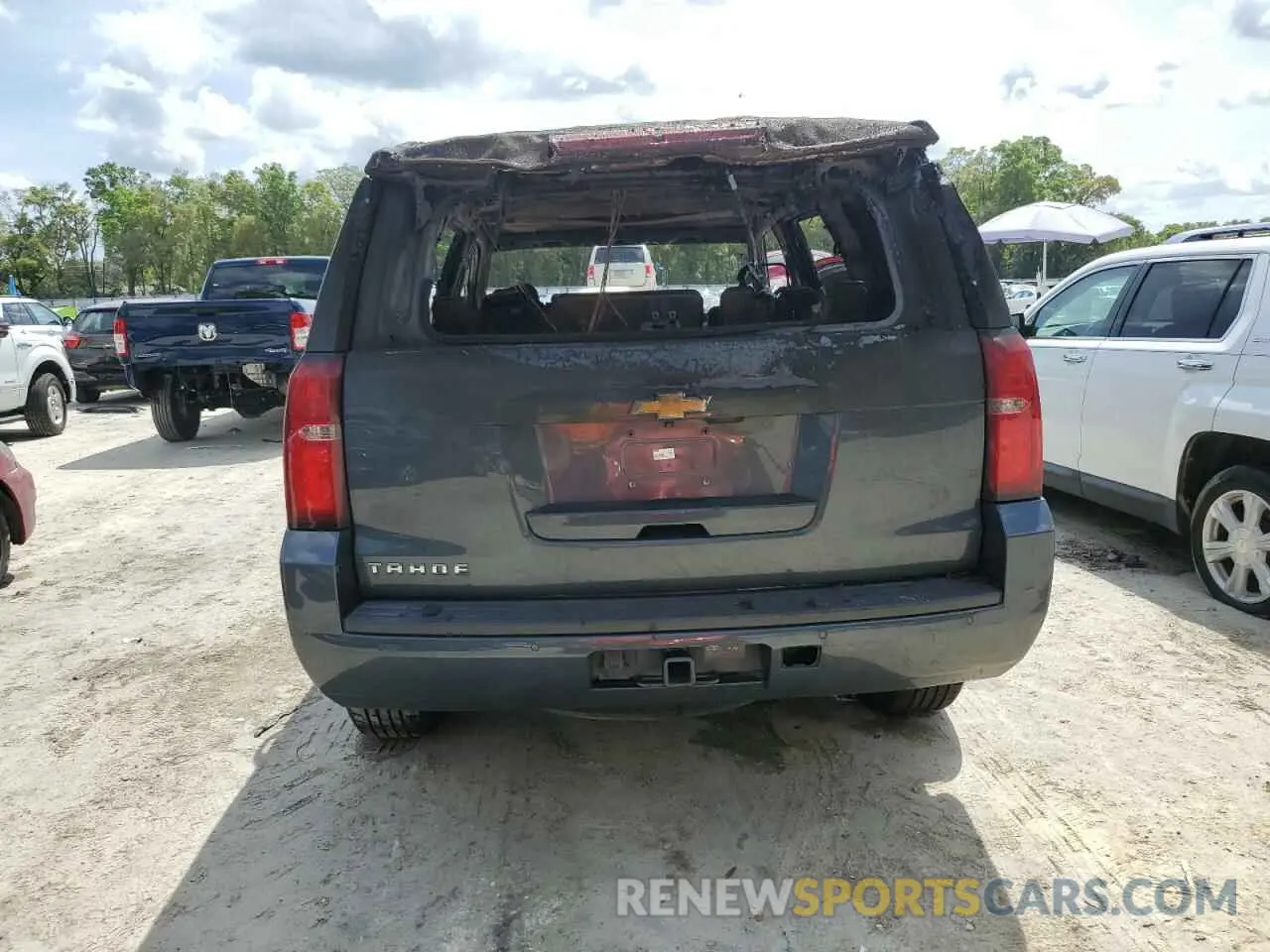 6 Photograph of a damaged car 1GNSCBKC5LR308288 CHEVROLET TAHOE 2020