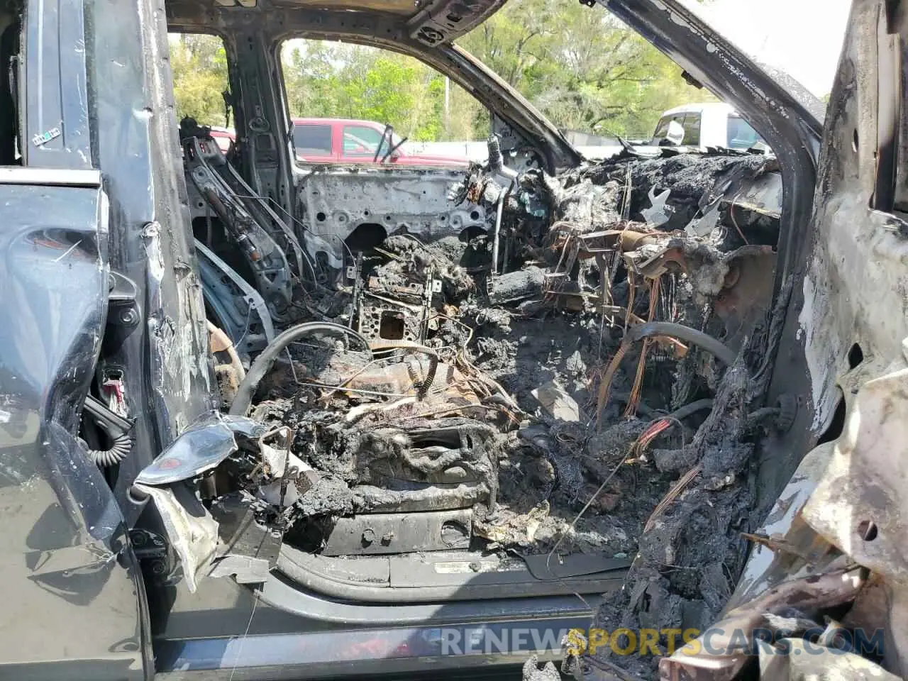 7 Photograph of a damaged car 1GNSCBKC5LR308288 CHEVROLET TAHOE 2020