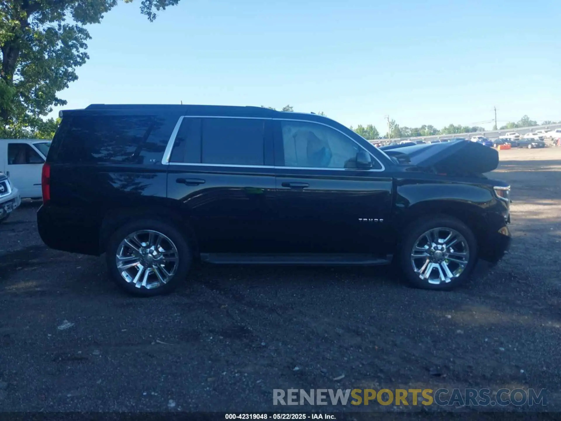 13 Photograph of a damaged car 1GNSCBKC6LR104941 CHEVROLET TAHOE 2020