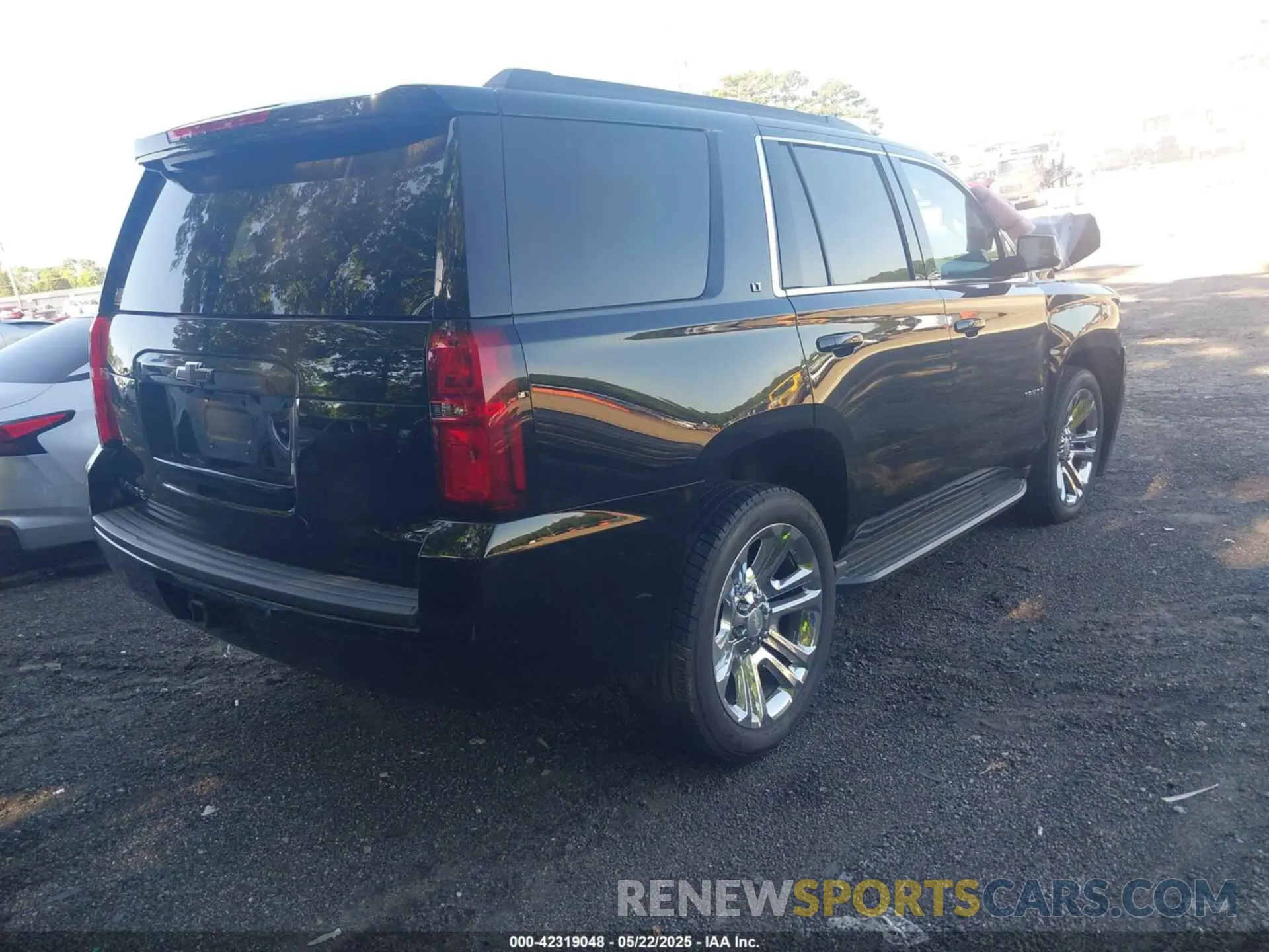 4 Photograph of a damaged car 1GNSCBKC6LR104941 CHEVROLET TAHOE 2020