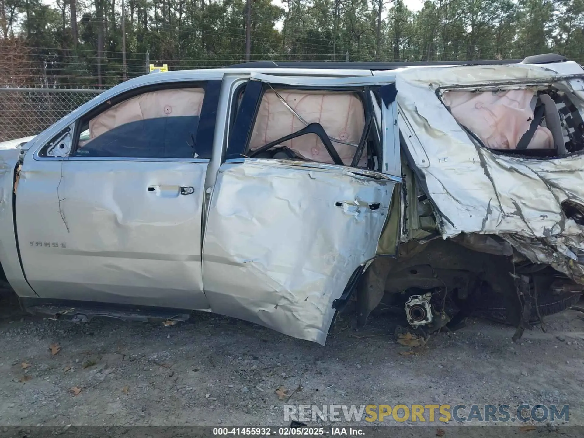 14 Photograph of a damaged car 1GNSCBKC8LR221971 CHEVROLET TAHOE 2020
