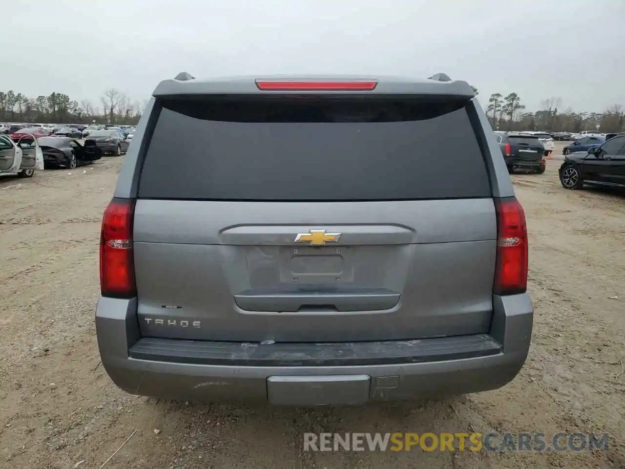 6 Photograph of a damaged car 1GNSCBKC8LR295942 CHEVROLET TAHOE 2020