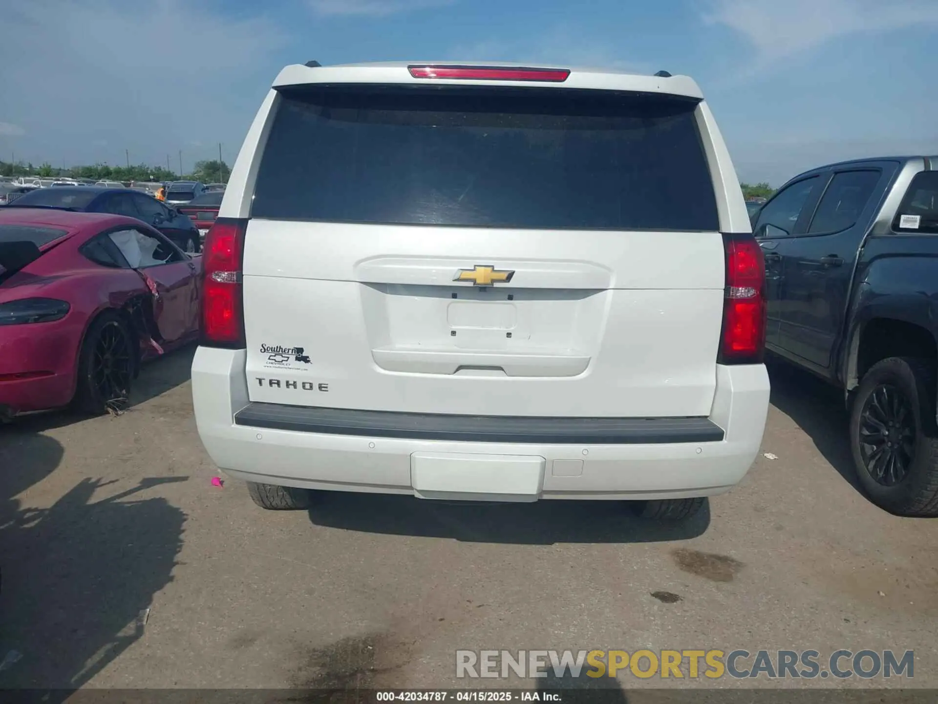 15 Photograph of a damaged car 1GNSCBKC9LR302297 CHEVROLET TAHOE 2020