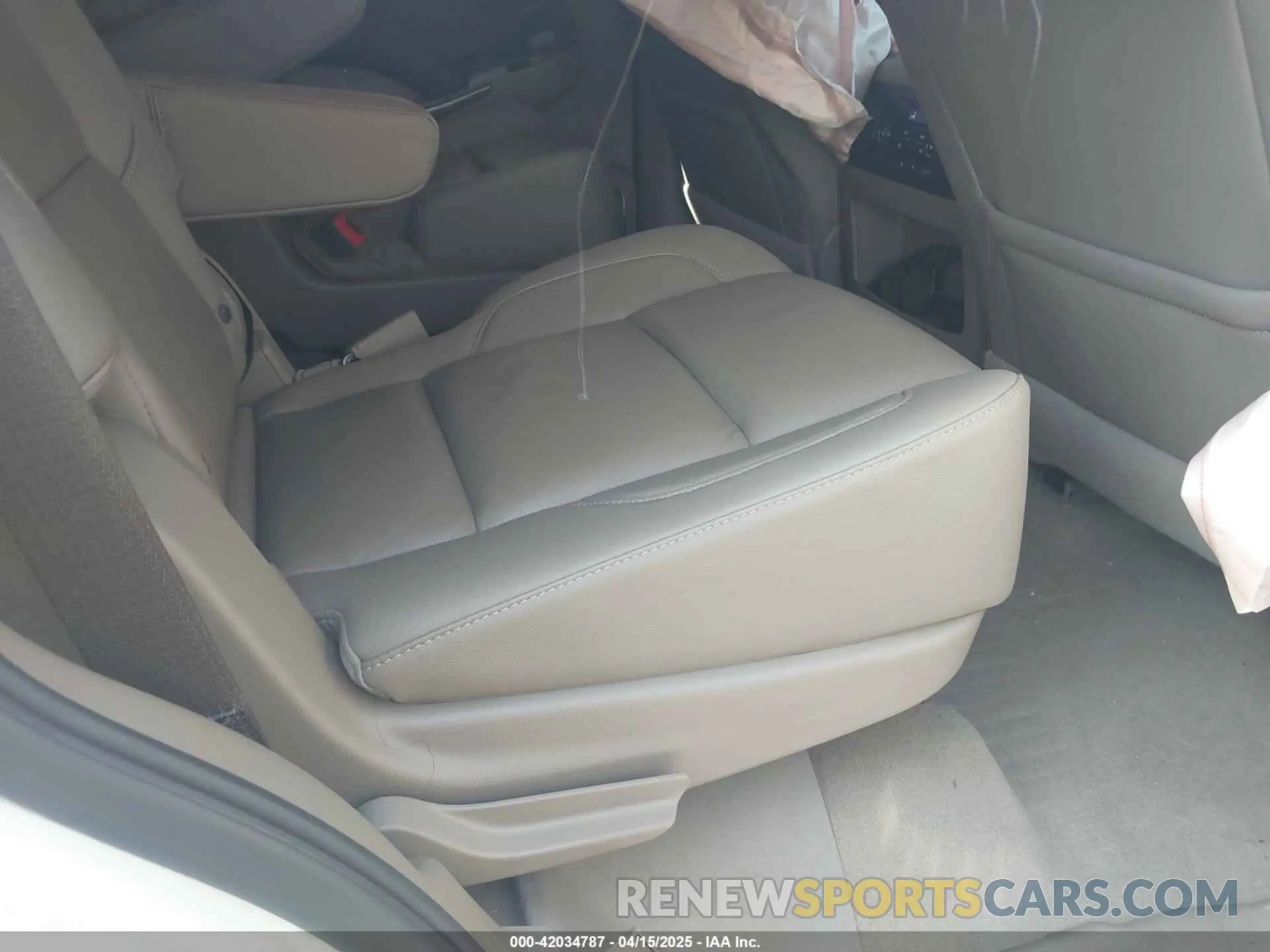 8 Photograph of a damaged car 1GNSCBKC9LR302297 CHEVROLET TAHOE 2020