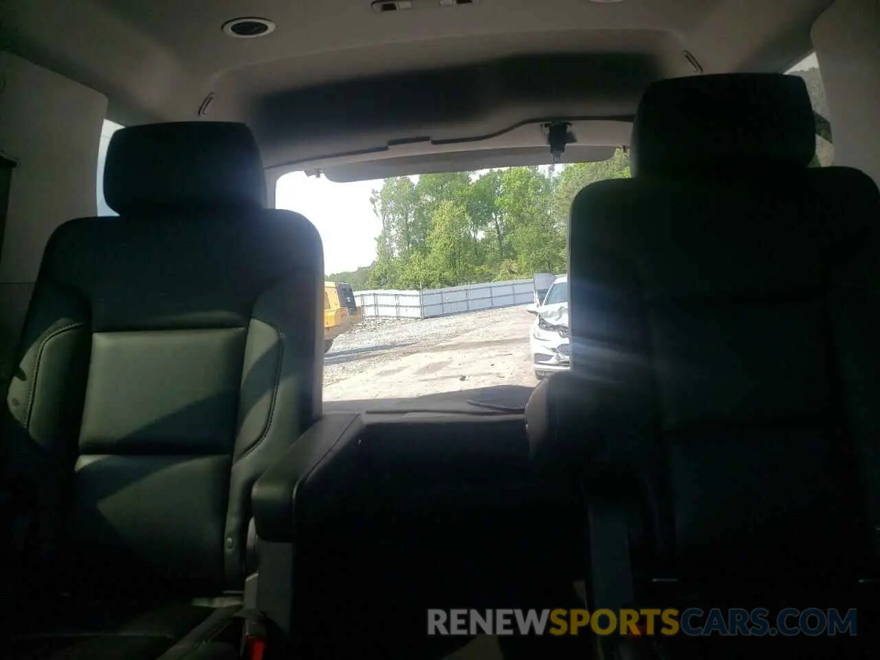 10 Photograph of a damaged car 1GNSCCKCXLR232315 CHEVROLET TAHOE 2020
