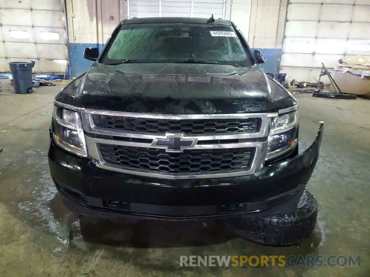 5 Photograph of a damaged car 1GNSKAKC6LR117167 CHEVROLET TAHOE 2020