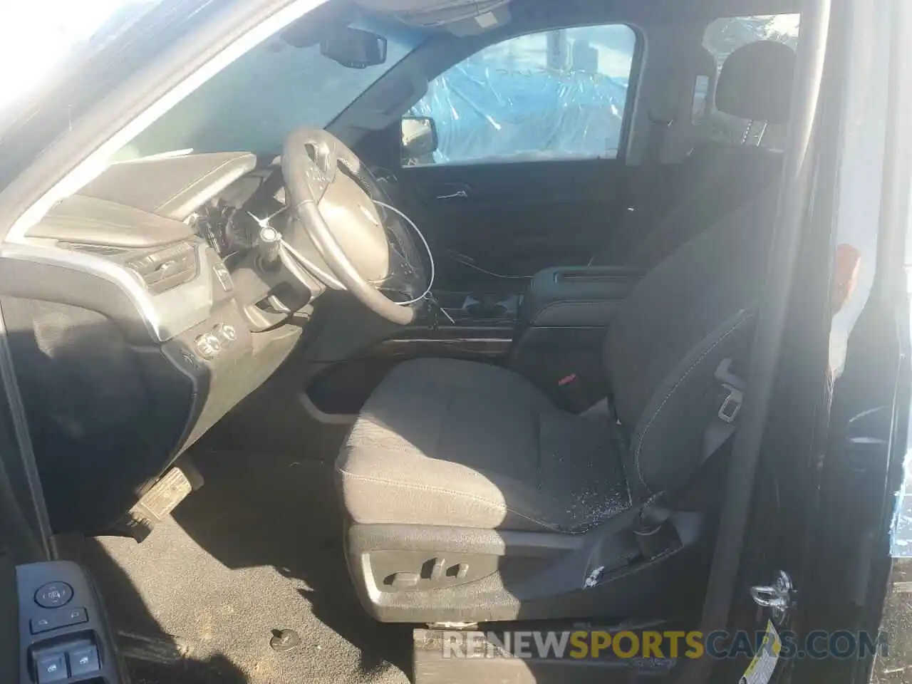 7 Photograph of a damaged car 1GNSKAKC6LR117167 CHEVROLET TAHOE 2020