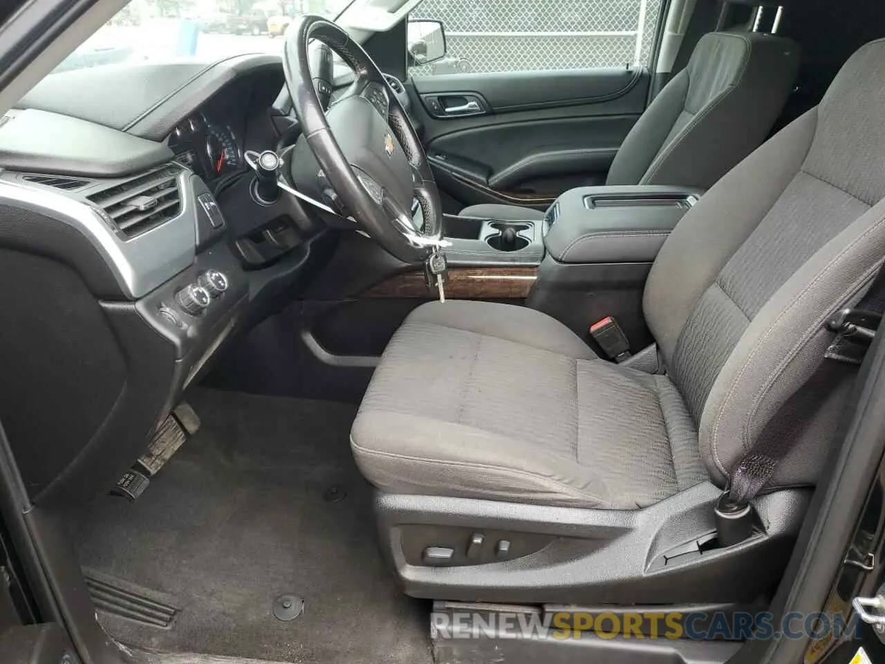 7 Photograph of a damaged car 1GNSKAKCXLR304282 CHEVROLET TAHOE 2020