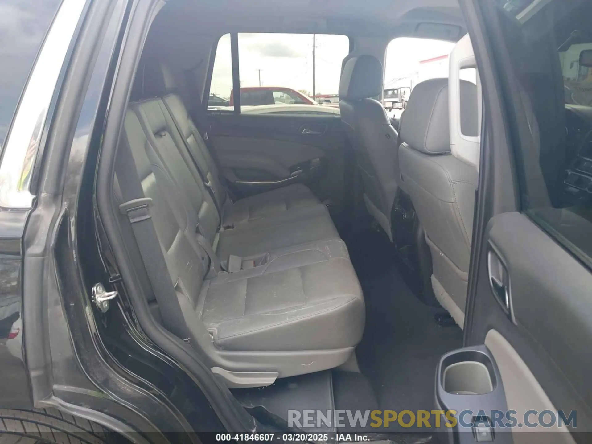 8 Photograph of a damaged car 1GNSKBKC0LR213608 CHEVROLET TAHOE 2020