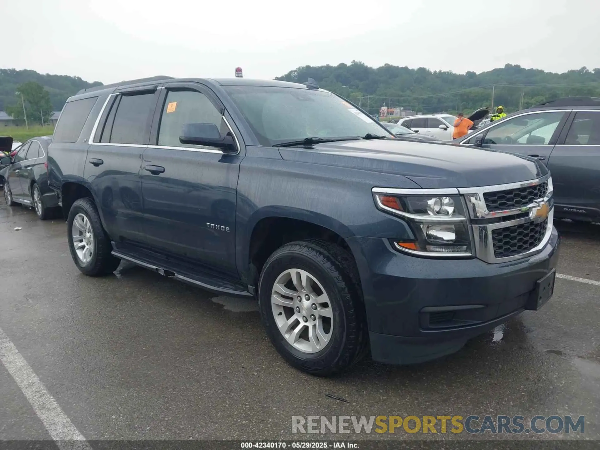 1 Photograph of a damaged car 1GNSKBKC1LR102565 CHEVROLET TAHOE 2020