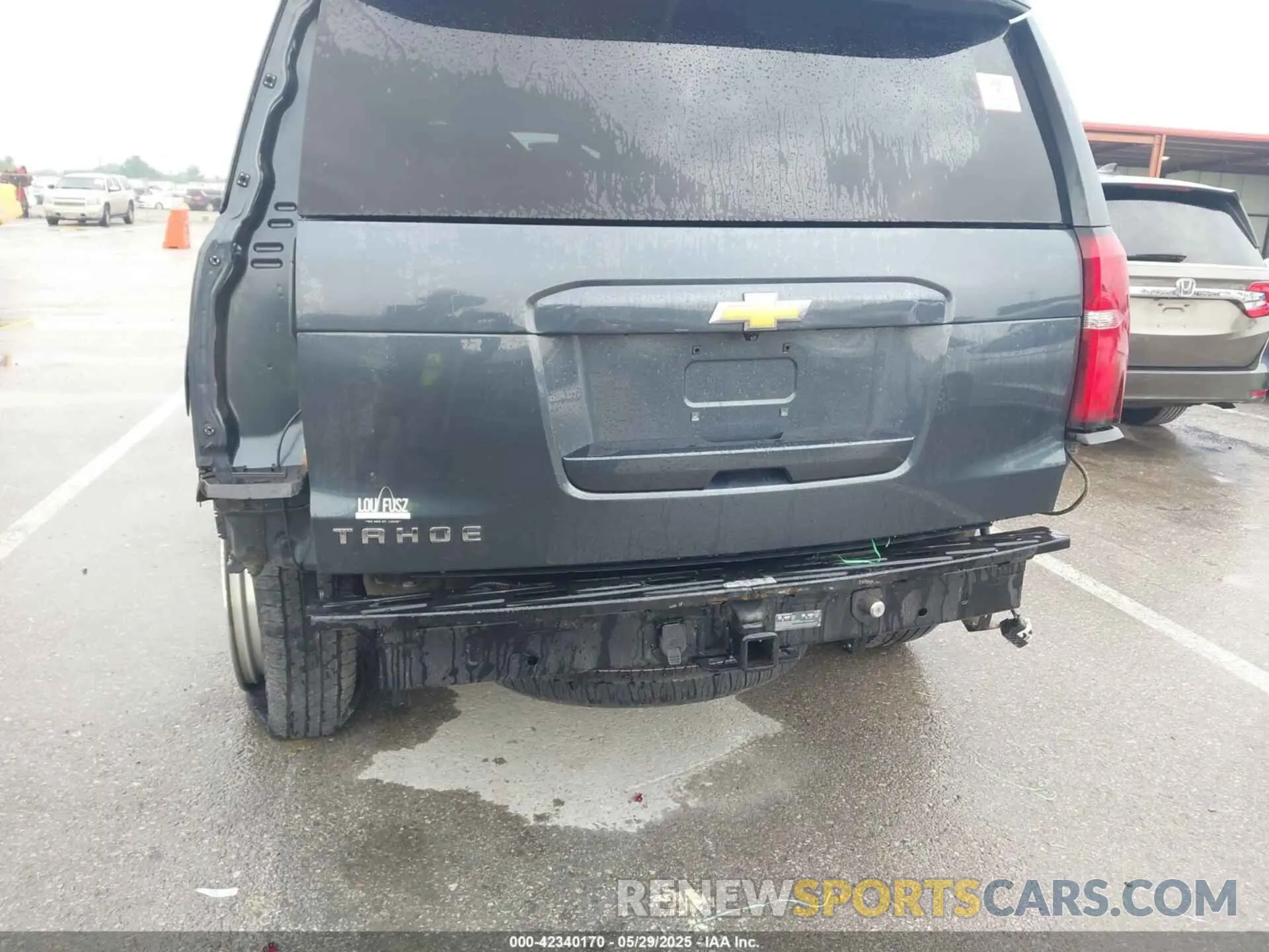 6 Photograph of a damaged car 1GNSKBKC1LR102565 CHEVROLET TAHOE 2020