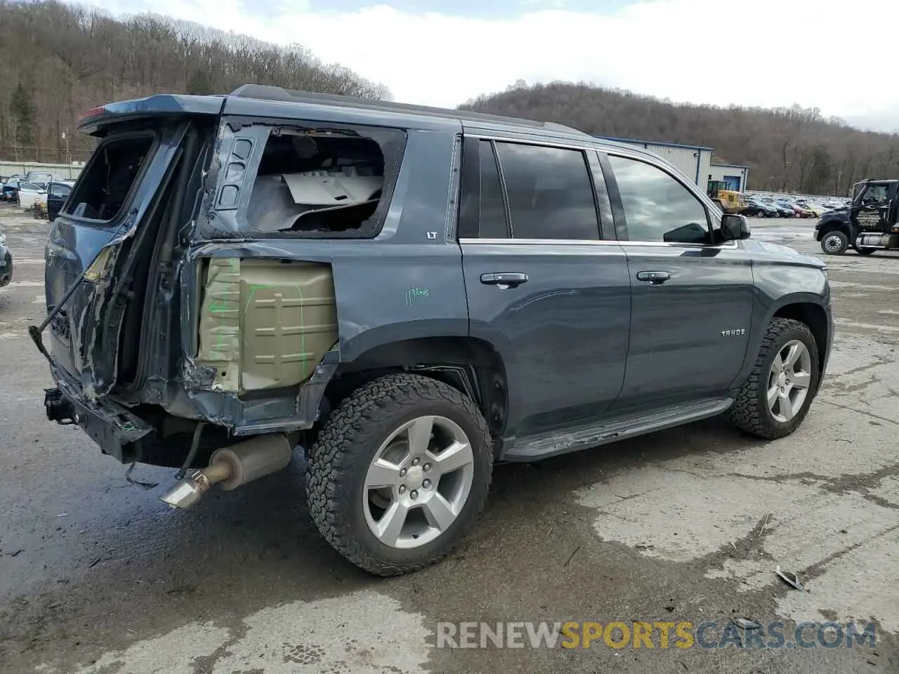 3 Photograph of a damaged car 1GNSKBKC1LR105546 CHEVROLET TAHOE 2020