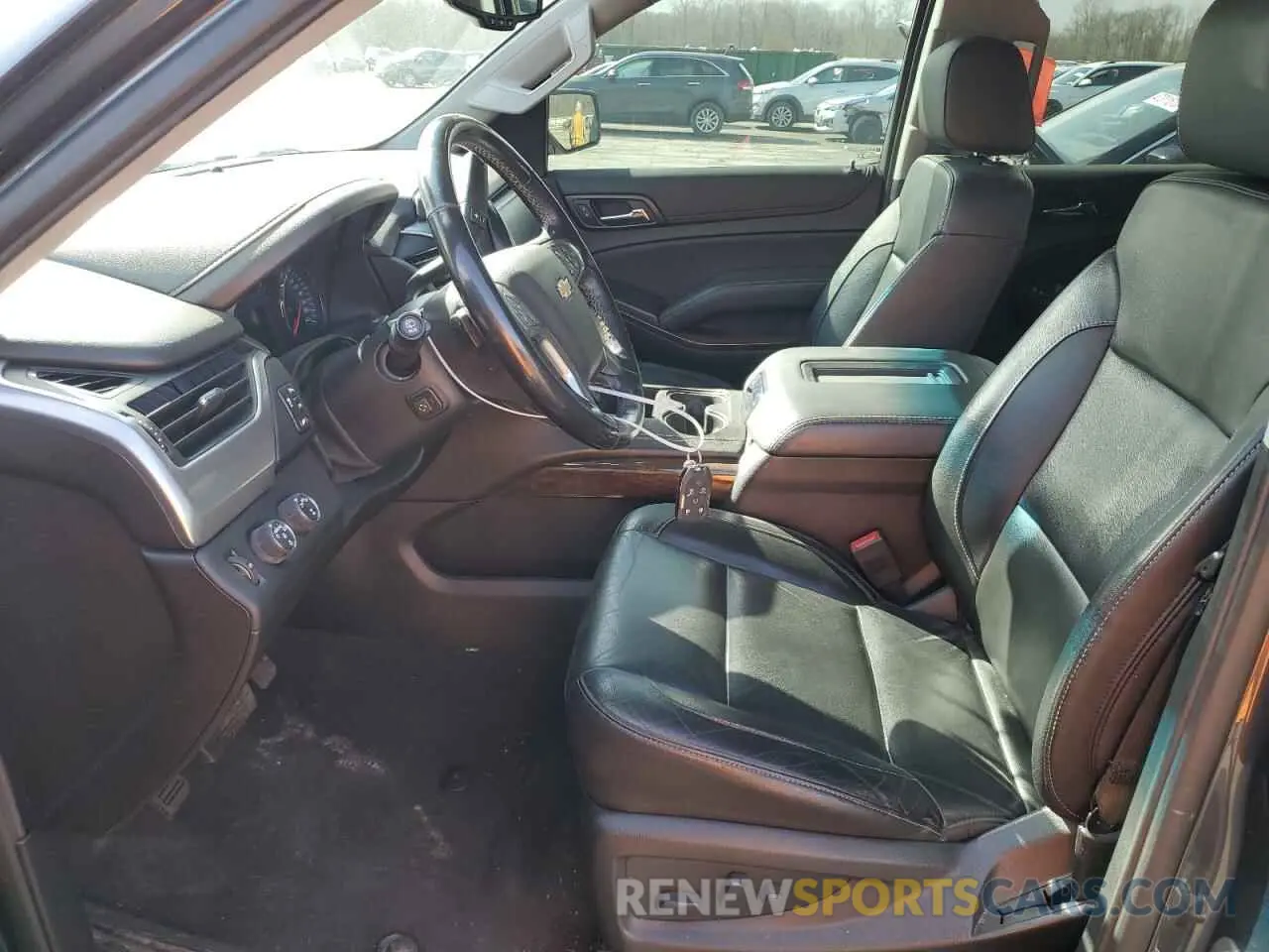 7 Photograph of a damaged car 1GNSKBKC1LR105546 CHEVROLET TAHOE 2020