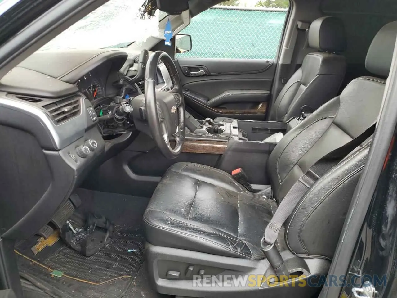 7 Photograph of a damaged car 1GNSKBKC1LR129684 CHEVROLET TAHOE 2020