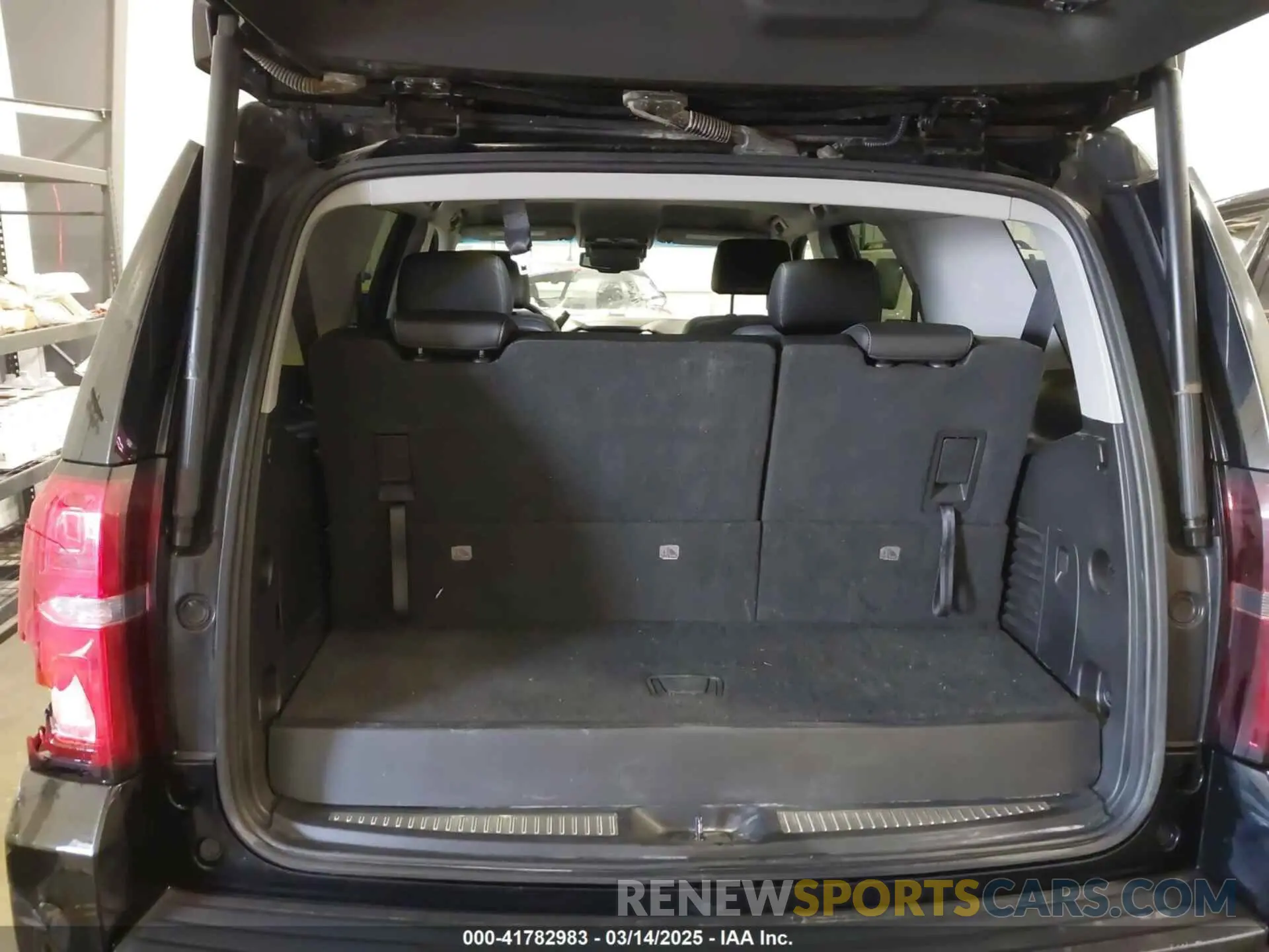17 Photograph of a damaged car 1GNSKBKC2LR123473 CHEVROLET TAHOE 2020