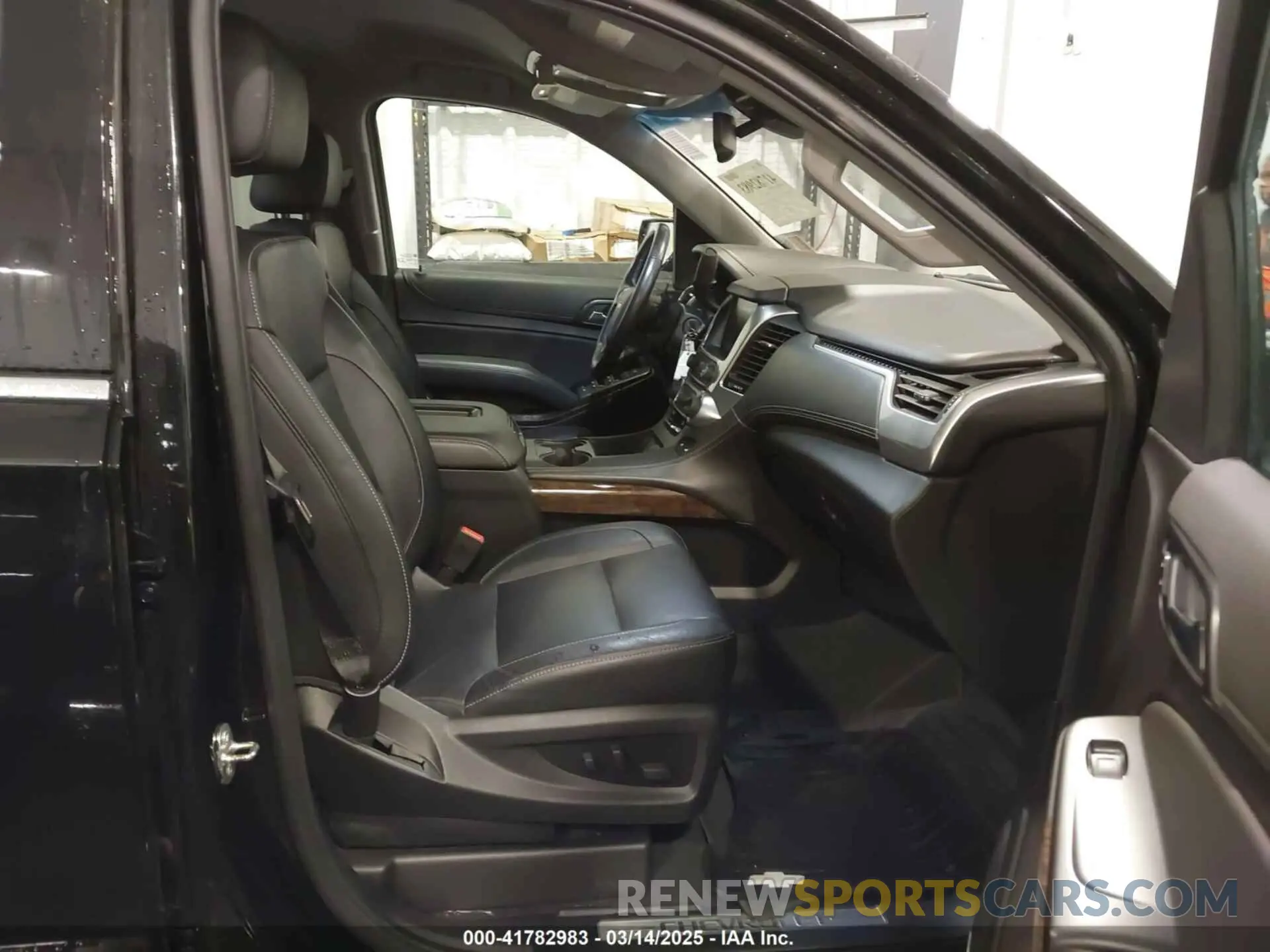 5 Photograph of a damaged car 1GNSKBKC2LR123473 CHEVROLET TAHOE 2020