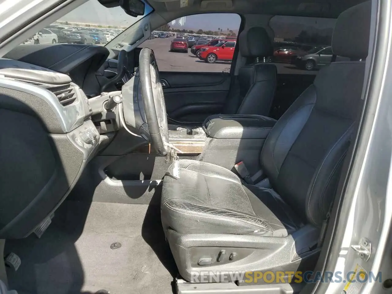 7 Photograph of a damaged car 1GNSKBKC2LR161480 CHEVROLET TAHOE 2020