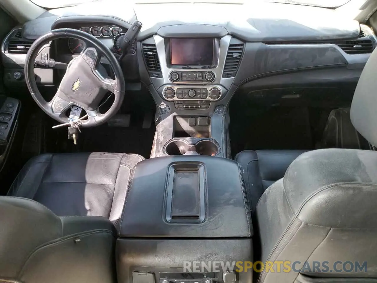 8 Photograph of a damaged car 1GNSKBKC2LR161480 CHEVROLET TAHOE 2020