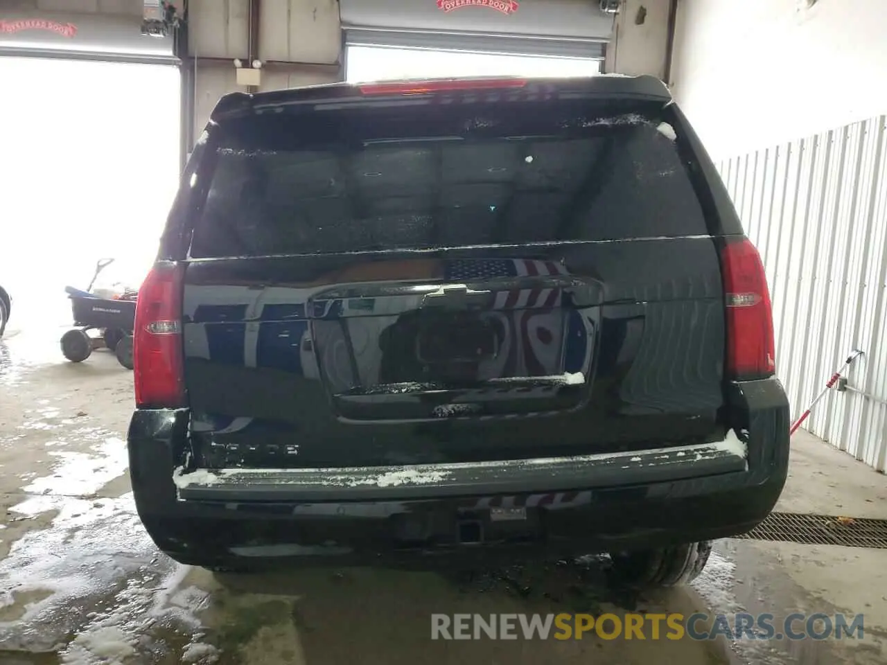 6 Photograph of a damaged car 1GNSKBKC3LR112689 CHEVROLET TAHOE 2020