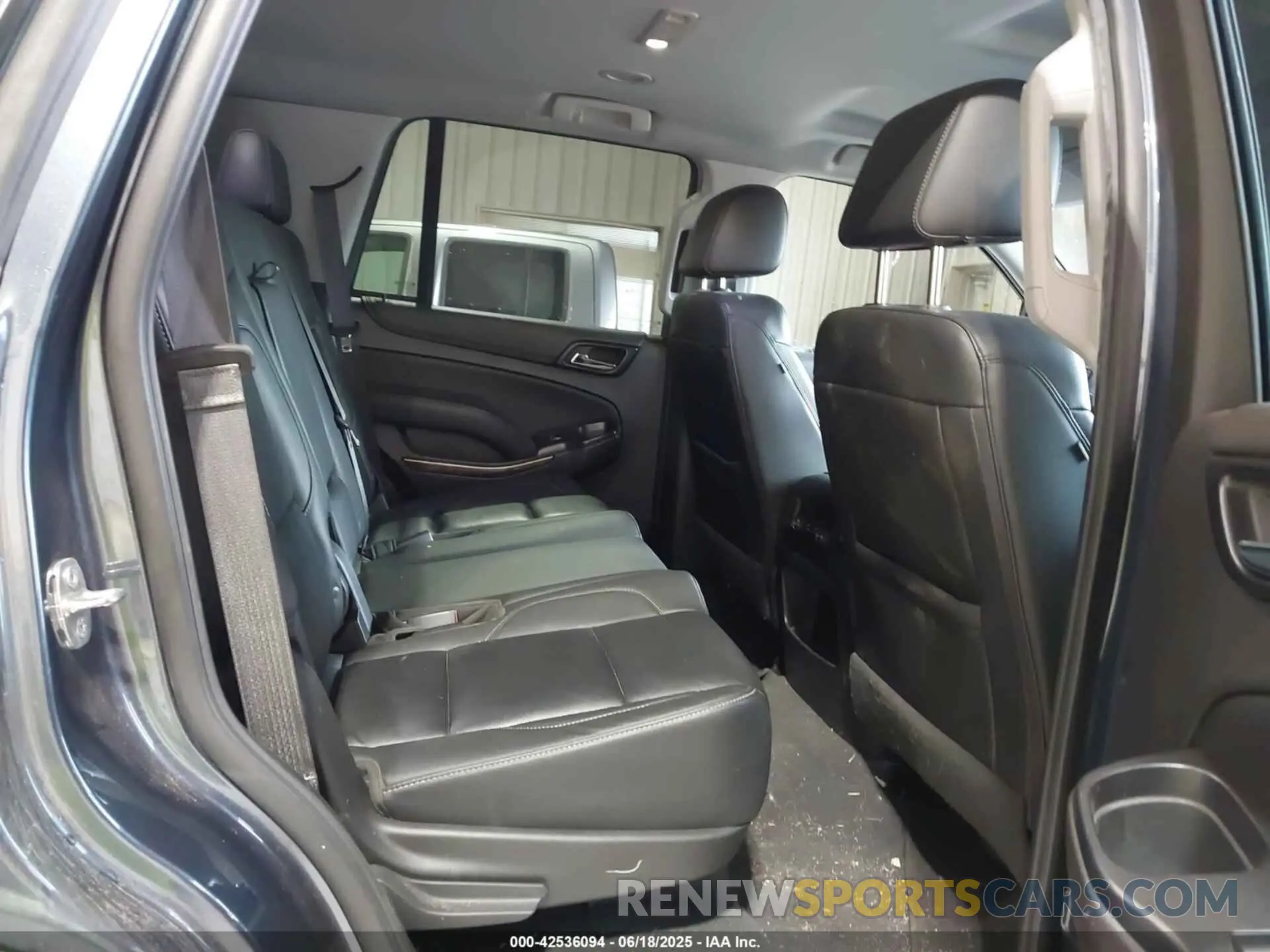 8 Photograph of a damaged car 1GNSKBKC3LR161181 CHEVROLET TAHOE 2020