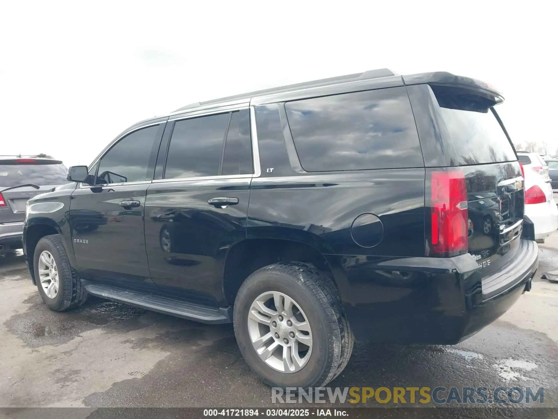14 Photograph of a damaged car 1GNSKBKC4LR110000 CHEVROLET TAHOE 2020