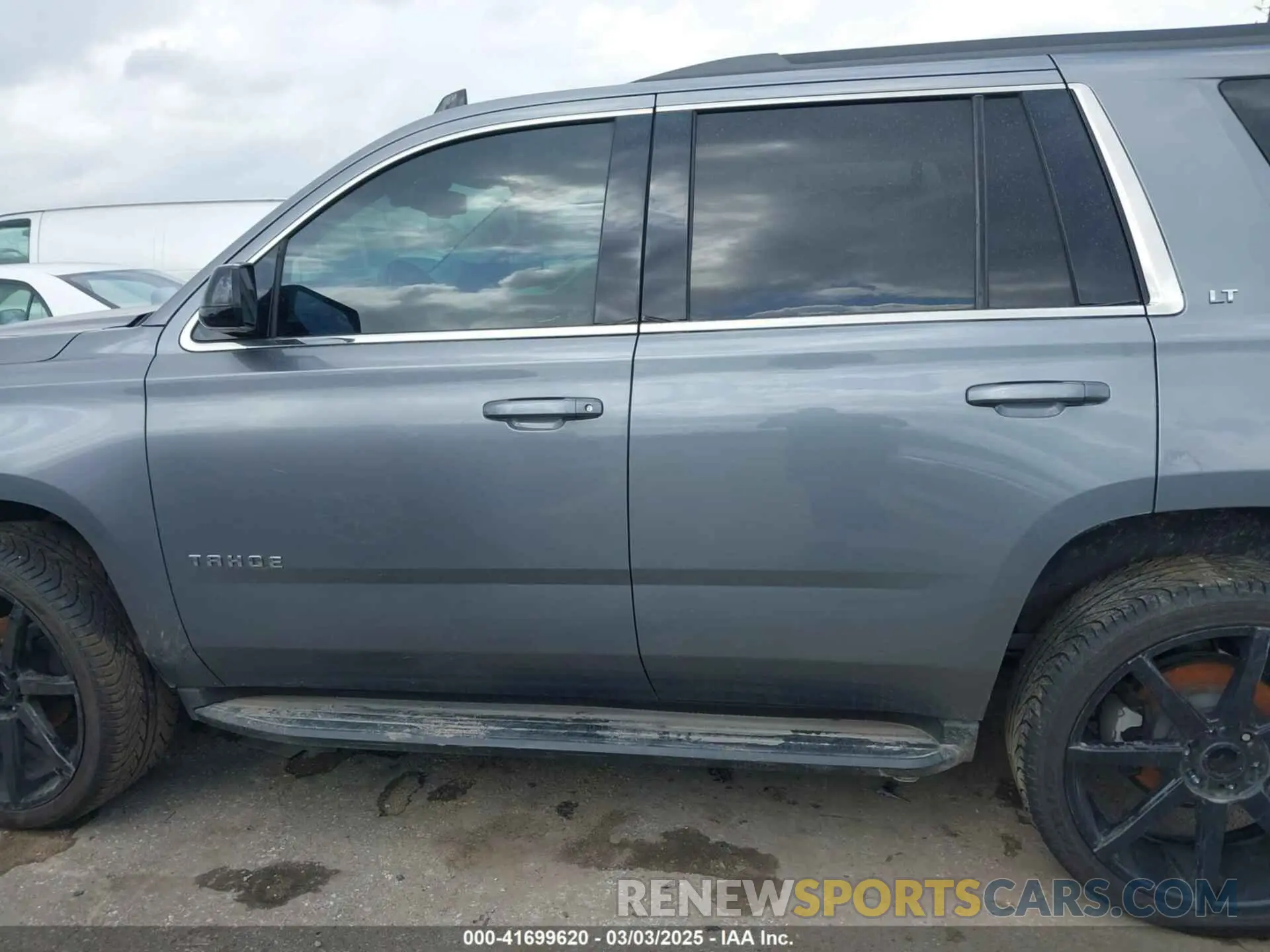 14 Photograph of a damaged car 1GNSKBKC4LR164705 CHEVROLET TAHOE 2020