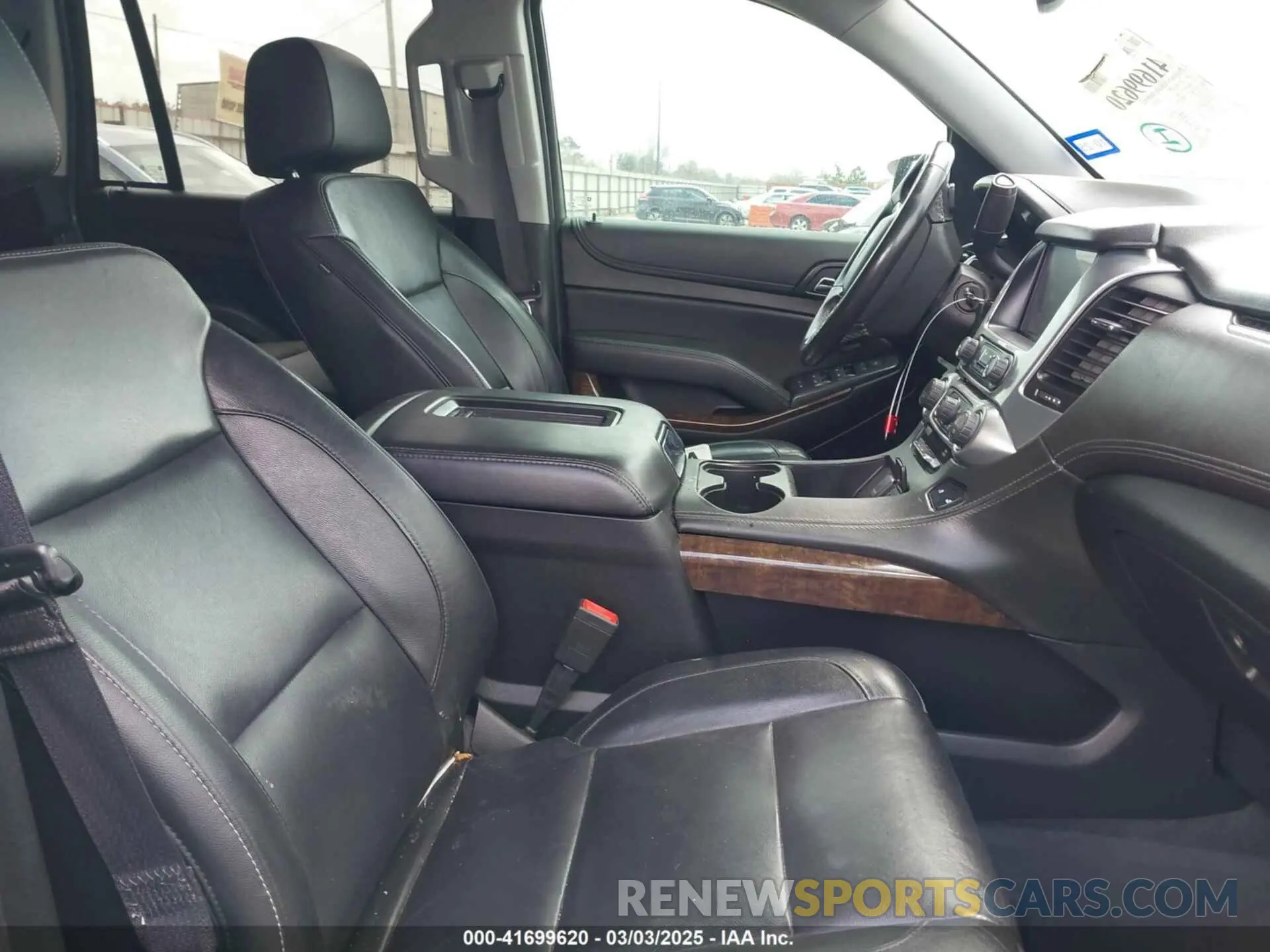 5 Photograph of a damaged car 1GNSKBKC4LR164705 CHEVROLET TAHOE 2020