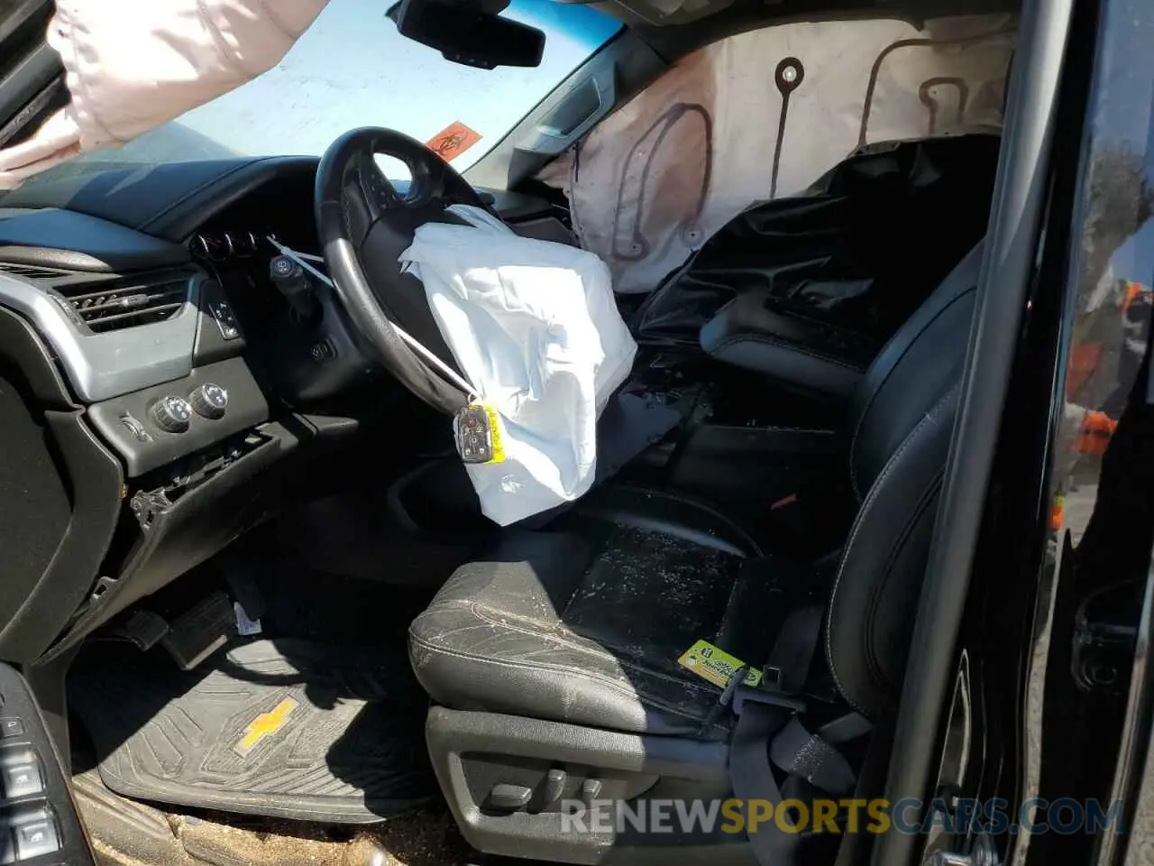 7 Photograph of a damaged car 1GNSKBKC4LR275254 CHEVROLET TAHOE 2020