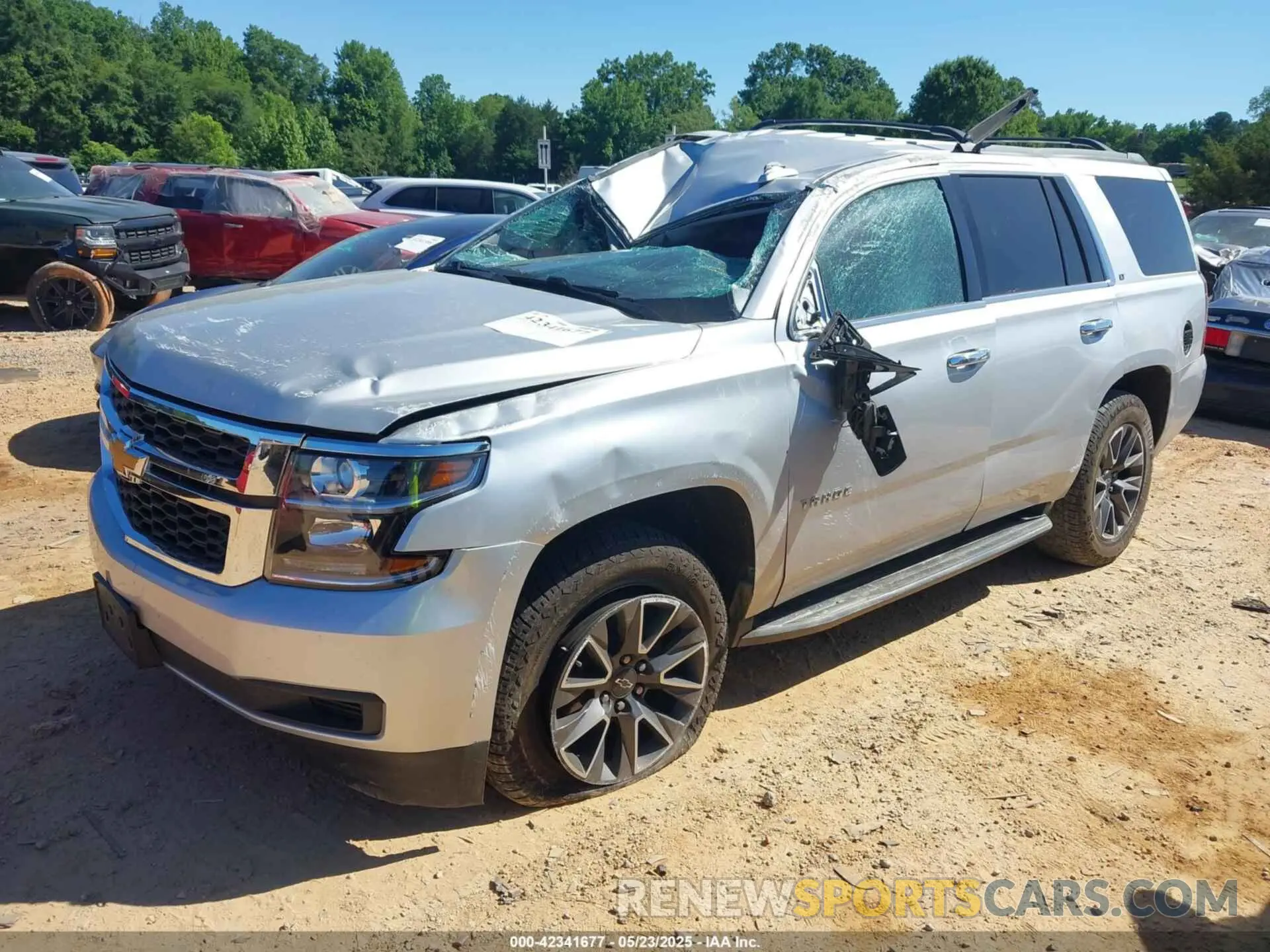 2 Photograph of a damaged car 1GNSKBKC5LR121085 CHEVROLET TAHOE 2020