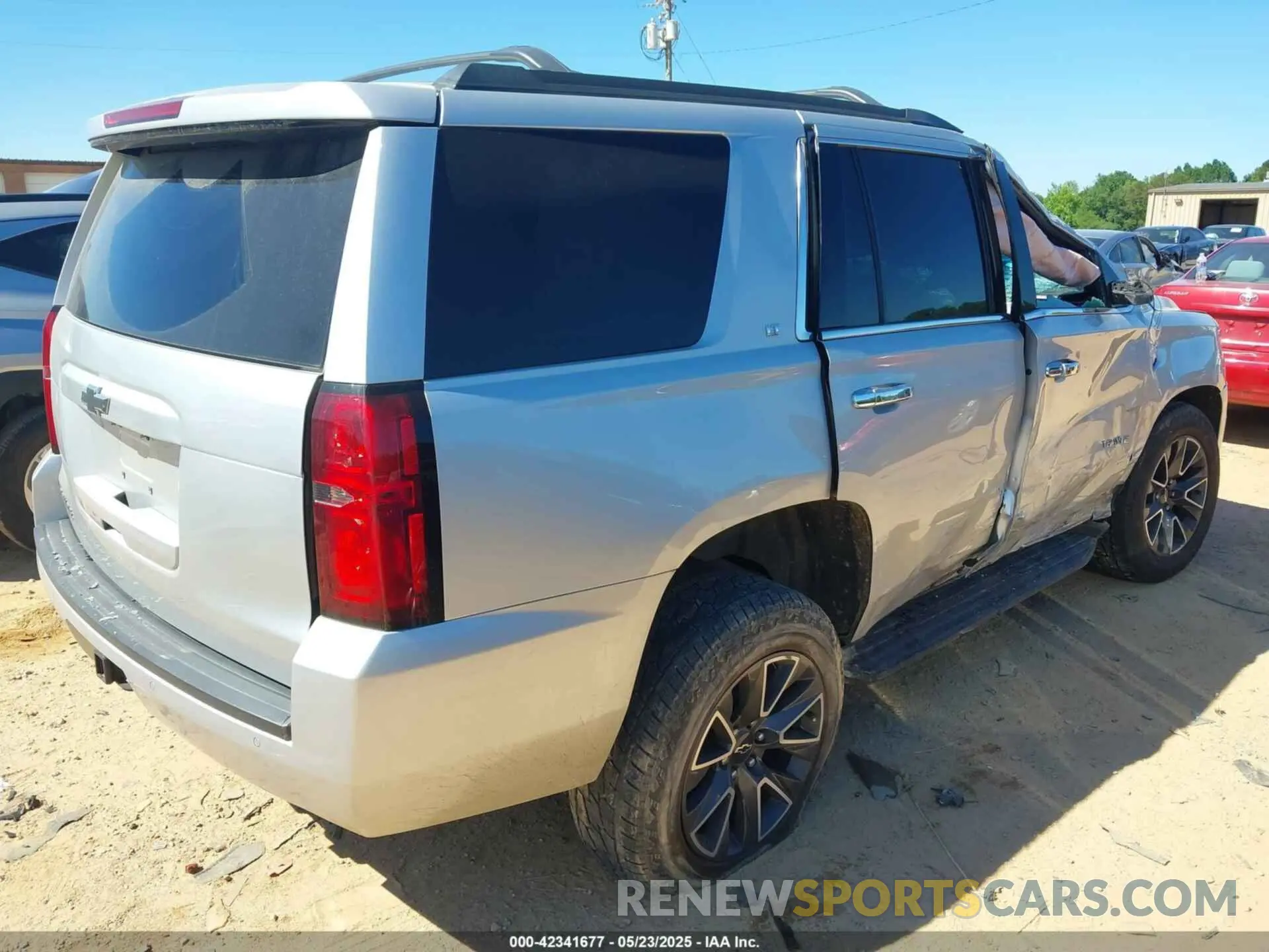 4 Photograph of a damaged car 1GNSKBKC5LR121085 CHEVROLET TAHOE 2020