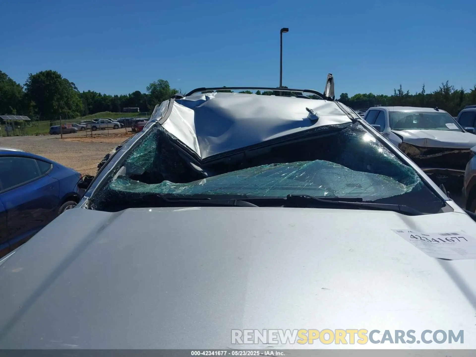 6 Photograph of a damaged car 1GNSKBKC5LR121085 CHEVROLET TAHOE 2020