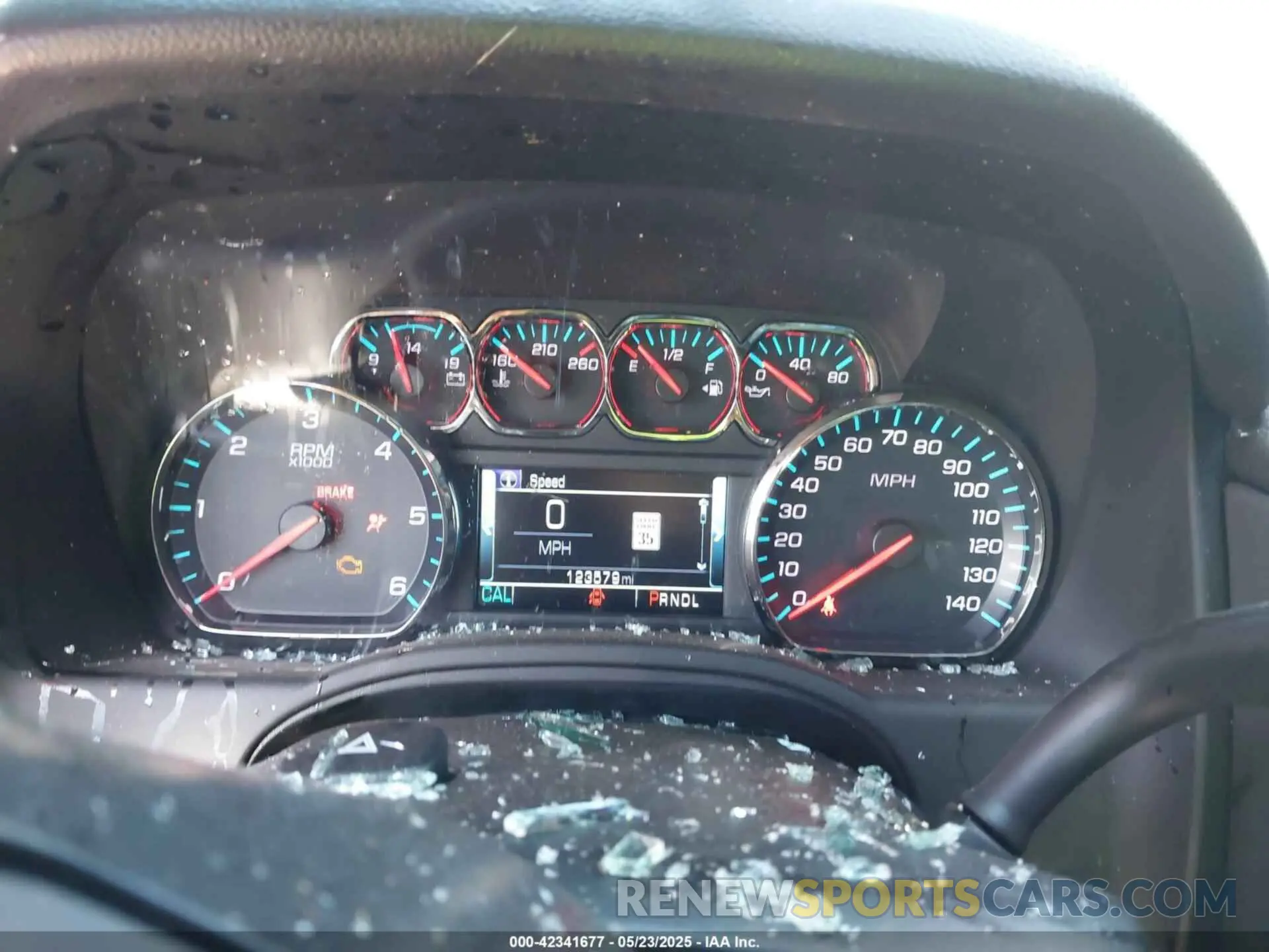7 Photograph of a damaged car 1GNSKBKC5LR121085 CHEVROLET TAHOE 2020